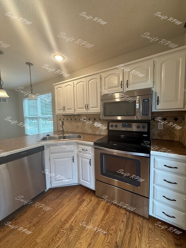 Building Photo - 1354 S Brentwood Dr