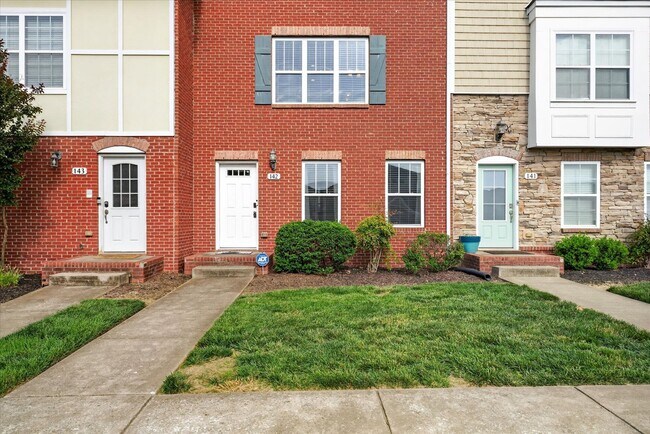 Building Photo - 3 Bedroom 3 1/2 Bath Pet Friendly Condo For Rent!