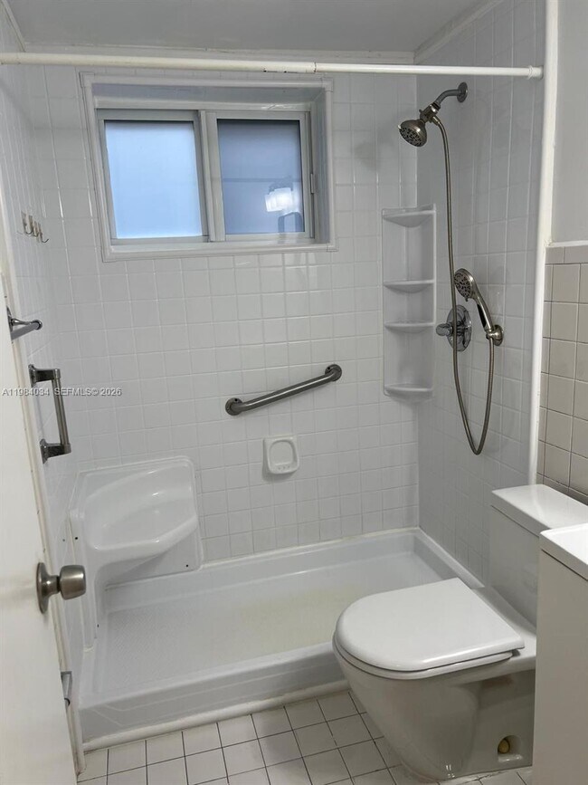 Building Photo - 2300 SW 3rd Ave