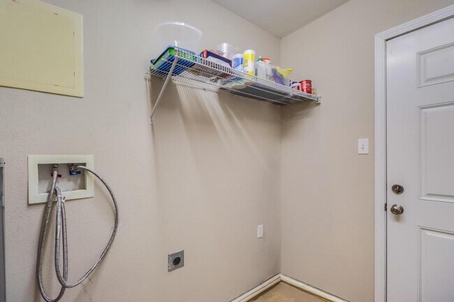 Building Photo - 17259 Moran Rd