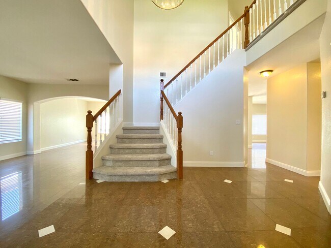 Building Photo - Great location house in Green Valley