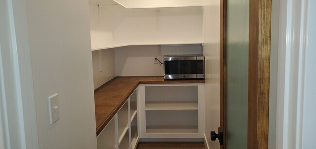 Building Photo - 5 bd, 3 ba house SW Columbia, quick access to providence, just south of Rockbridge school