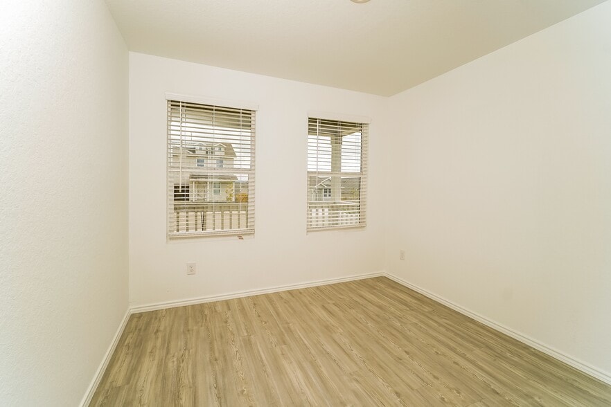 Building Photo - 5931 Sunset Song Ln