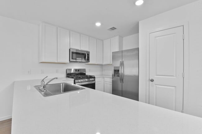 Building Photo - 21455 Carosella Dr