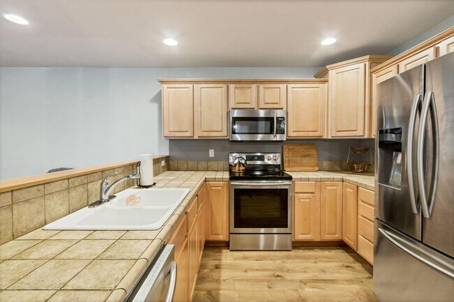 Building Photo - Riverfront Property | Lease Options | Pet Friendly