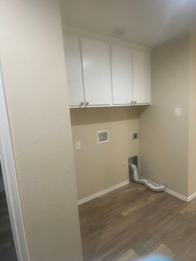 Washer-Dryer Area - 2225 Lavern St