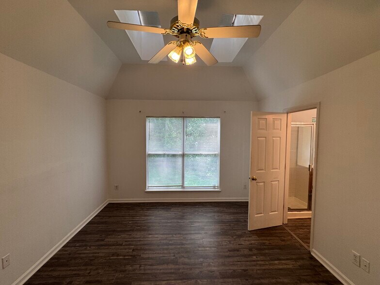 Building Photo - 3206 Rheinwood Ct
