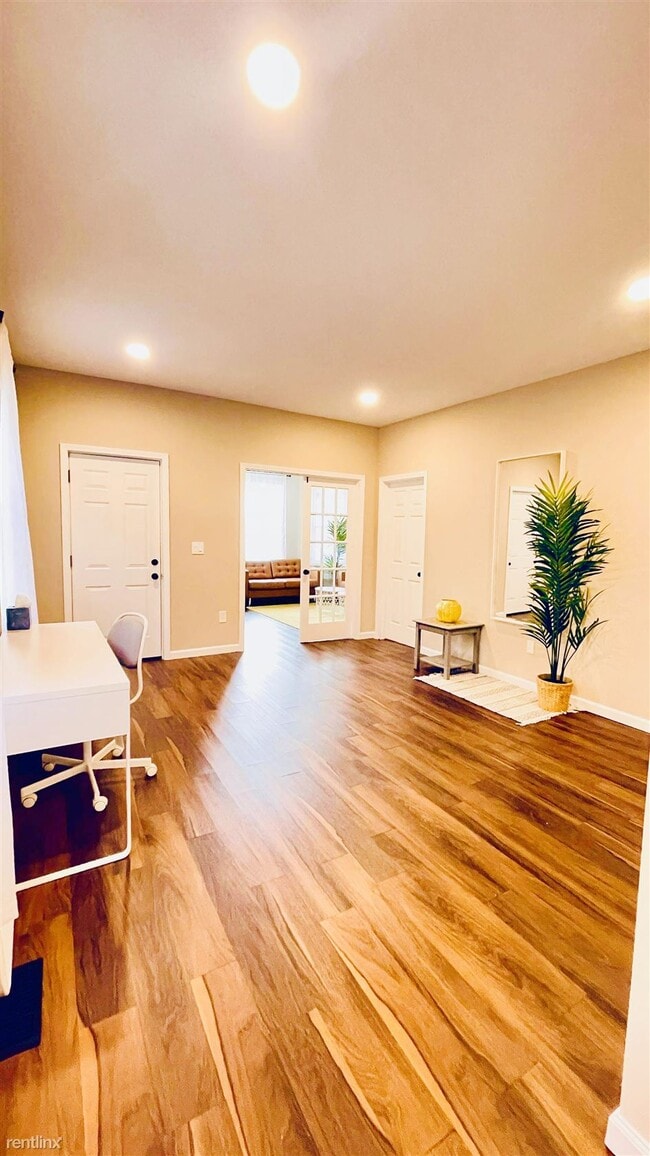 Building Photo - 3 br, 1 bath House - 2623 Edwin Street Fir...