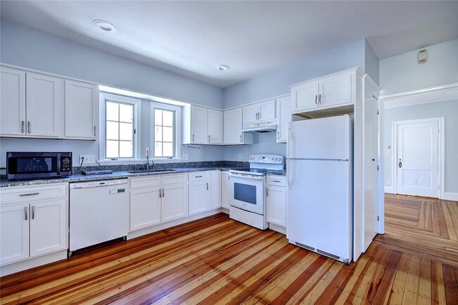 Building Photo - 17 Pidge Ave