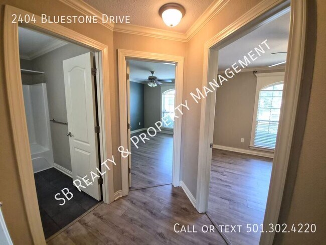 Building Photo - 2404 Bluestone Dr