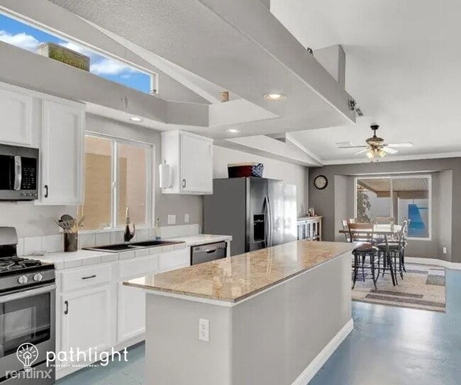 Building Photo - 4 br, 2 bath House - 9803 Silver Lasso Str...
