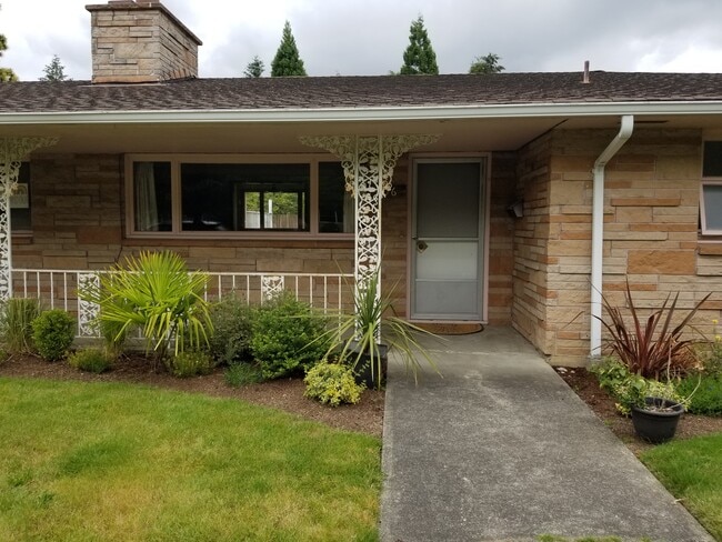 Building Photo - 606 Percival St SW