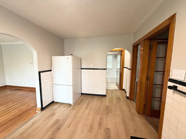 Building Photo - 328 Olmstead Ave
