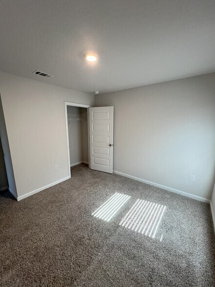 Building Photo - 4396 Winged Elm Ct