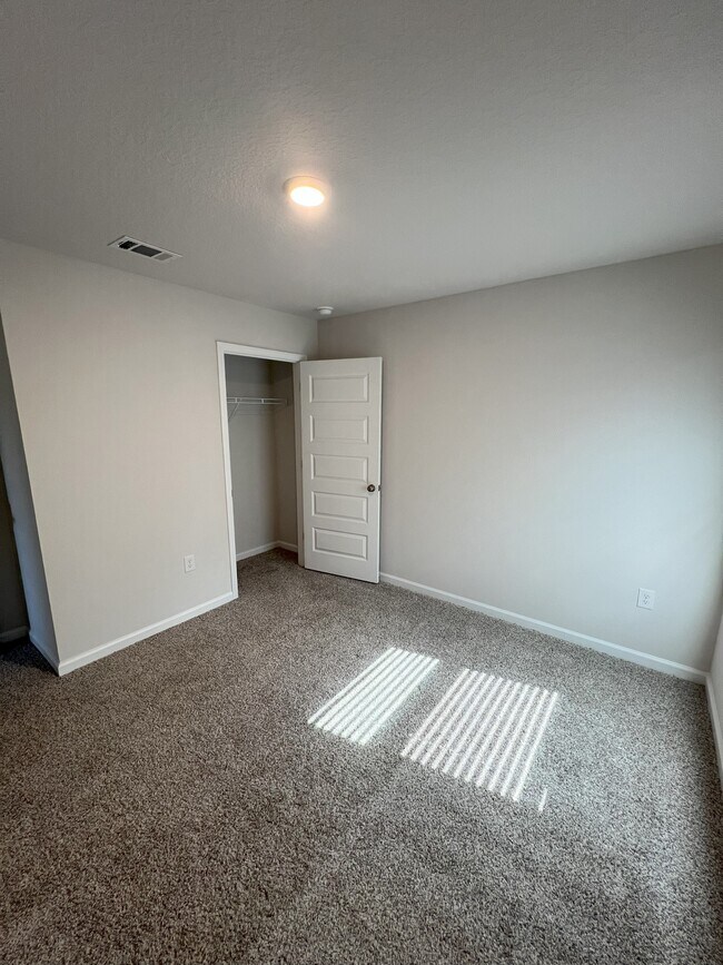 Building Photo - 4396 Winged Elm Ct