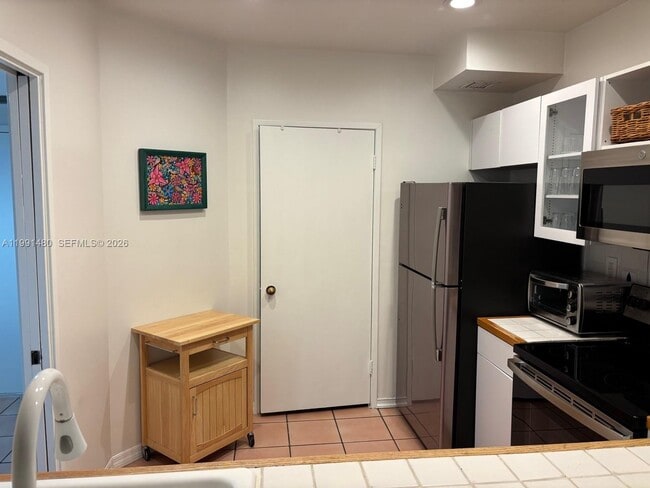 Building Photo - 201 Crandon Blvd