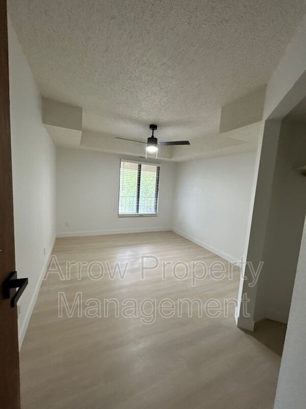 Building Photo - 205 E Arbor Ave