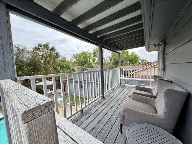 Building Photo - 15111 Chasehill Dr