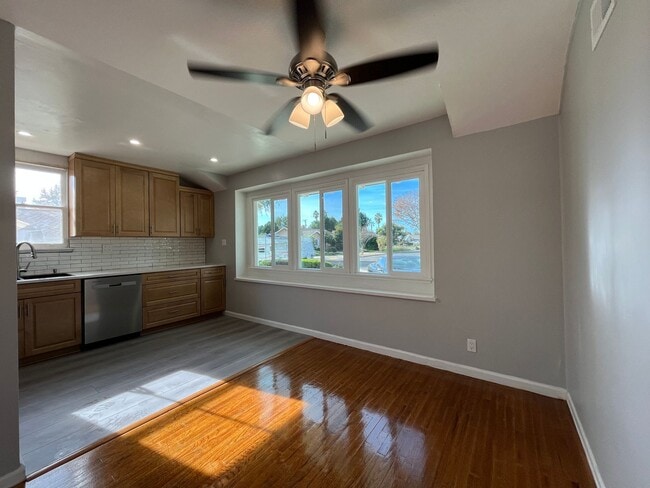Building Photo - Upgraded 3+2 in Canoga Park w/central HVAC, wood floors + appliances!