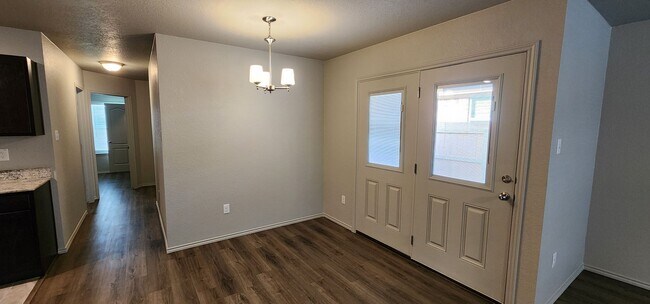 Building Photo - 3 Bedroom 2 Bath Duplex in Copperas Cove V...