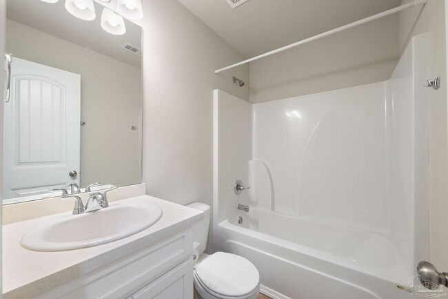 Building Photo - 4624 Santa Rosa Dr