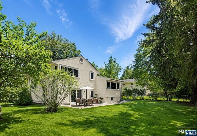 Building Photo - 111 Ramille Ct