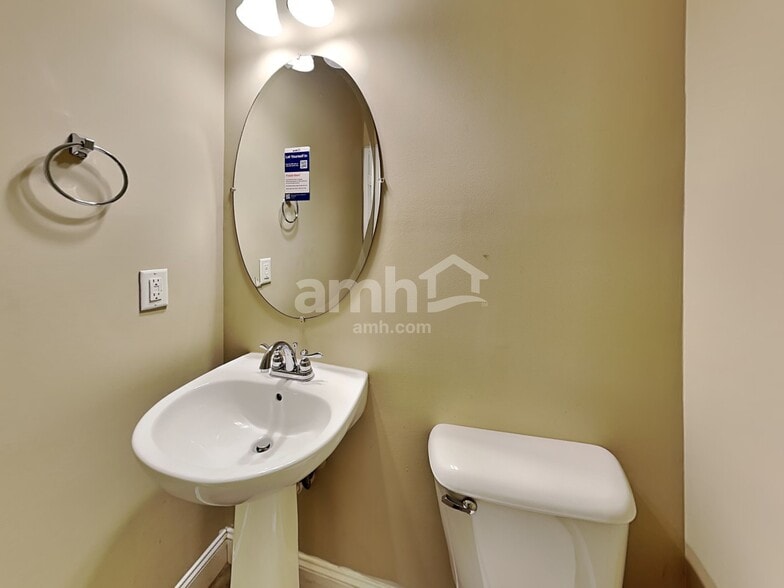 Building Photo - 211 Coalyard Dr