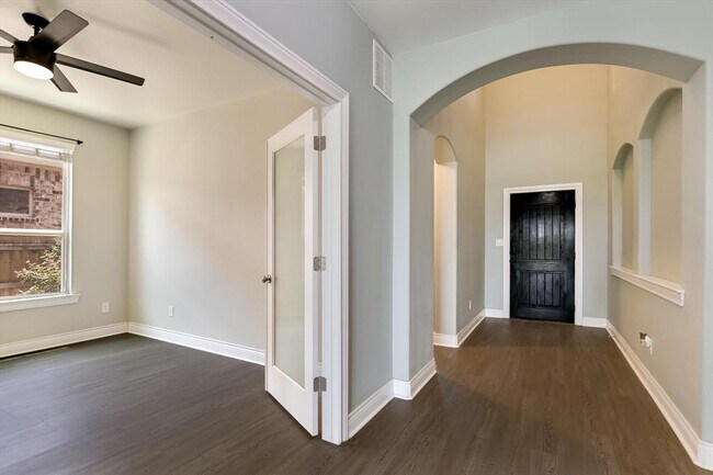 Building Photo - 3908 Crispin Hall Ln