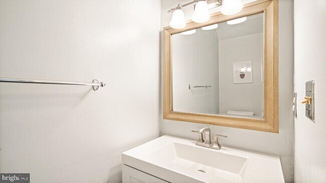 Building Photo - 2017 Headlands Cir