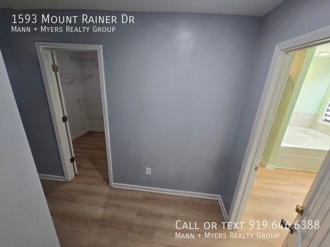 Building Photo - 1593 Mount Rainer Dr