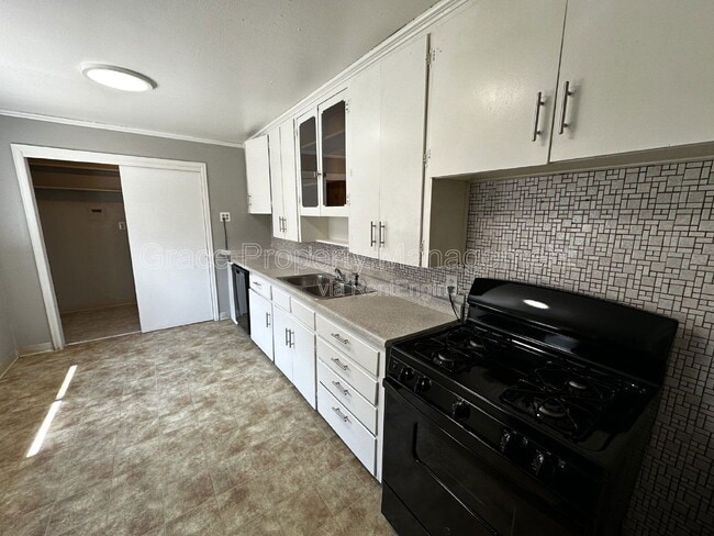 Building Photo - 9295 Ciancio St