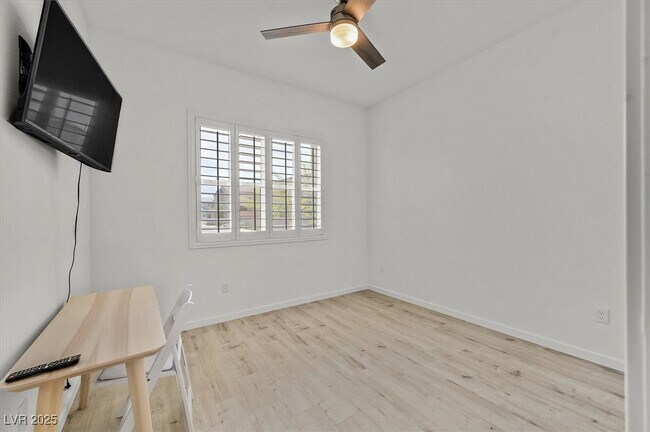 Building Photo - 10112 Pleasant Knoll Ave