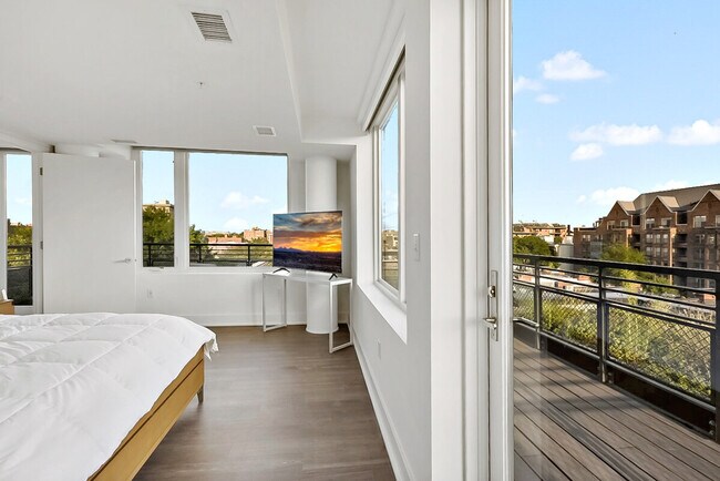 Building Photo - 2000 P St NW