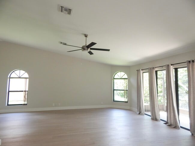 Building Photo - 22864 Marbella Cir