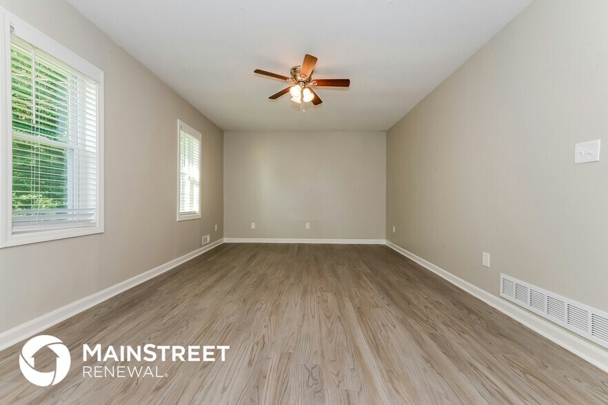 Building Photo - 3080 Chippewa Dr