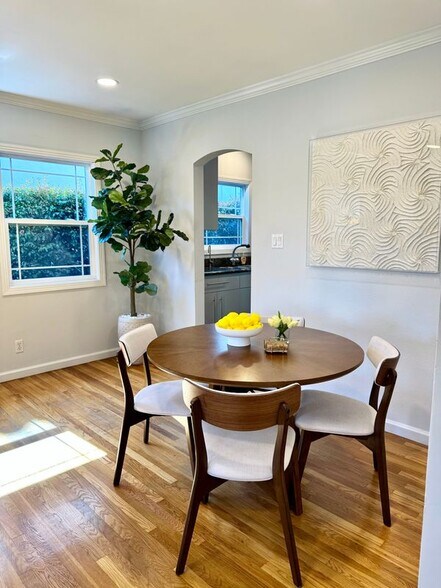 Building Photo - 419 S Almont Dr