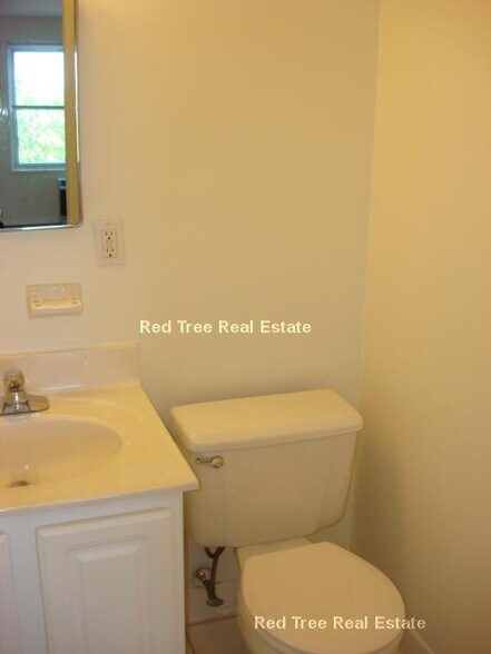 Building Photo - 185 Freeman St