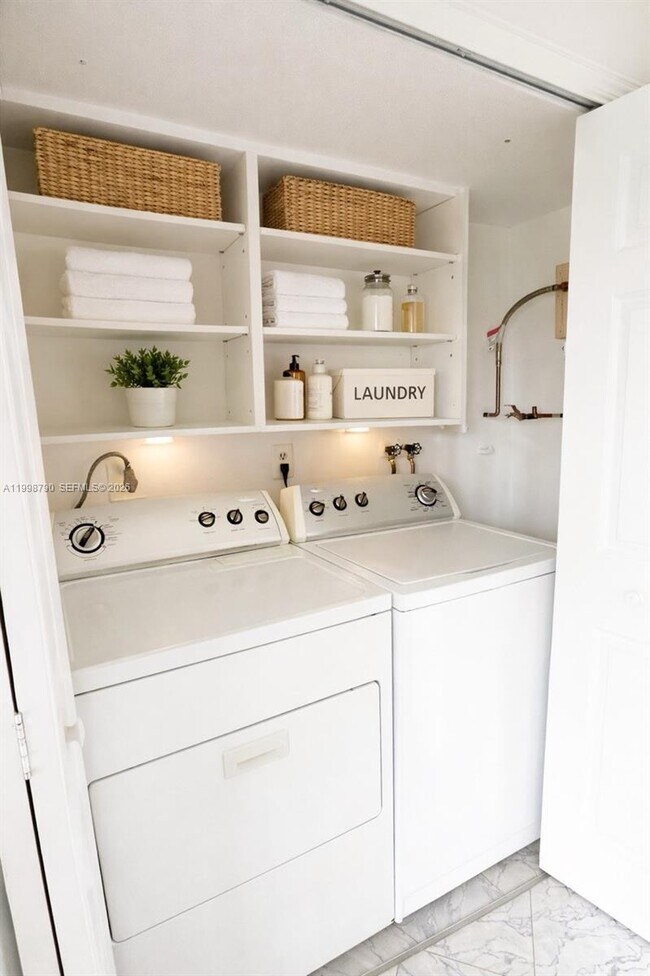 Building Photo - 1283 W 51st Pl