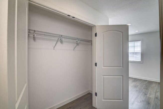 Building Photo - New 3 Bedroom Town Home