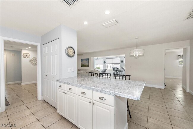 Building Photo - 1030 SE 43rd Terrace