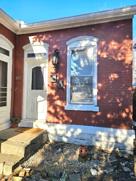 Building Photo - 403 Burns Ave