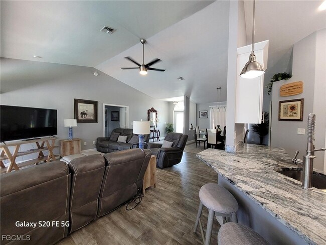 Building Photo - 1128 SW 45th Terrace