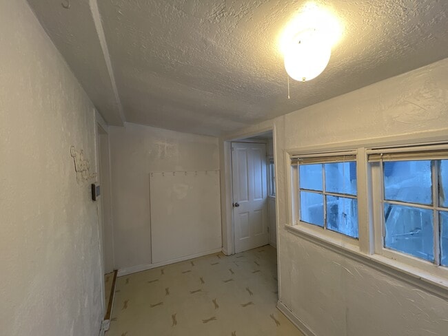 Building Photo - 353 Prospect Ave