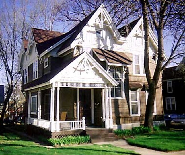 Primary Photo - 1030 Jenifer St