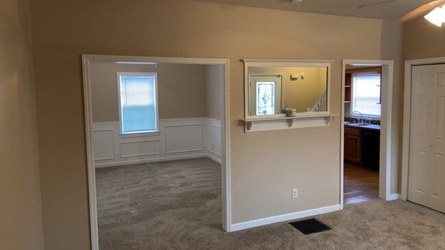 Building Photo - 105 Oaklawn Ave.