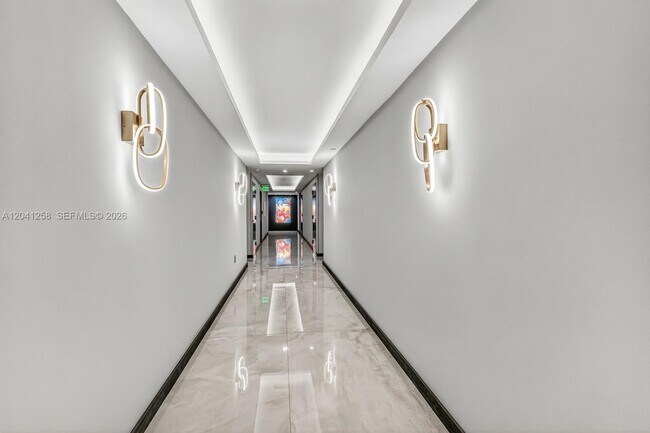 Building Photo - 16445 Collins Ave