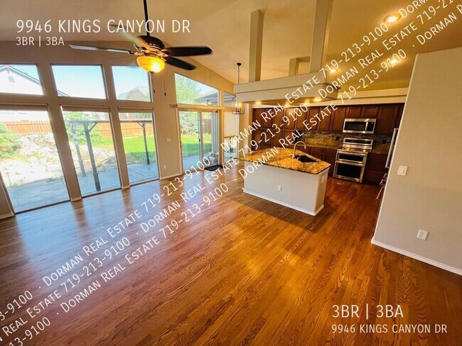 Building Photo - 9946 Kings Canyon Dr