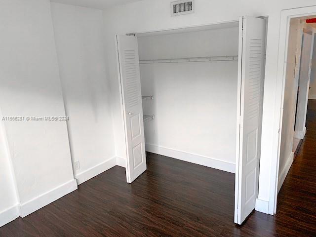 Building Photo - 2715 Tigertail Ave