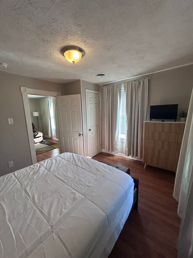 Building Photo - Fully Furnished Mid-Term Rental in Richmond’s East End