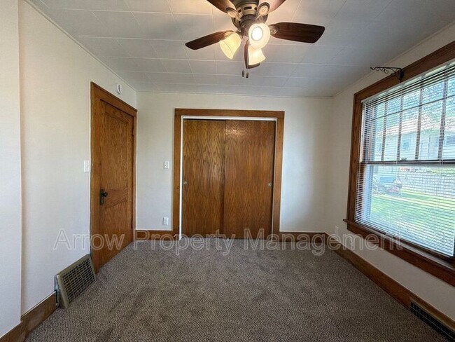 Building Photo - 415 N 32nd St